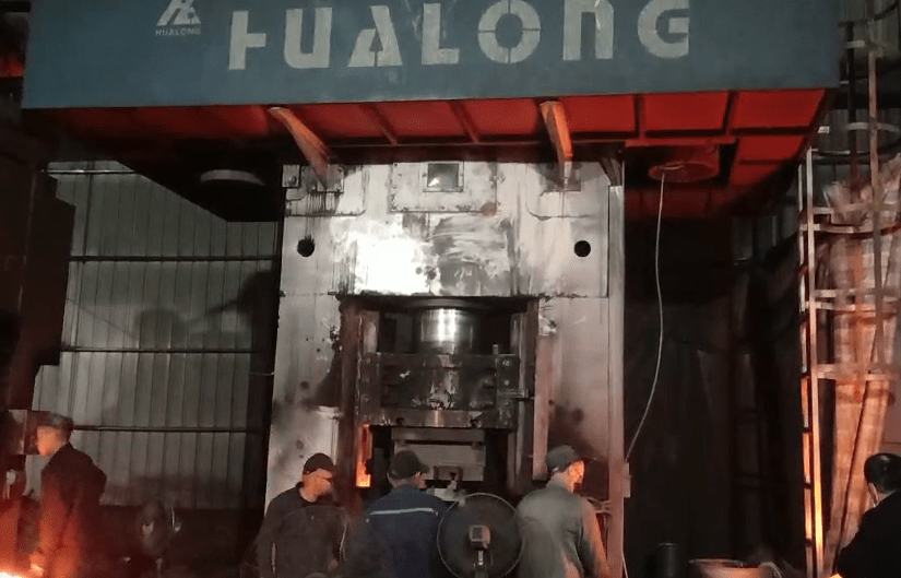 Haloong electric screw press working site